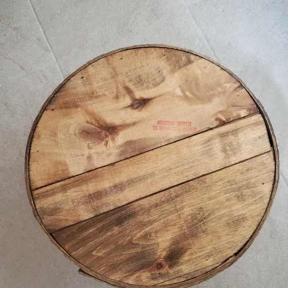 Seymour Wisconsin Painted Vintage Wooden round box